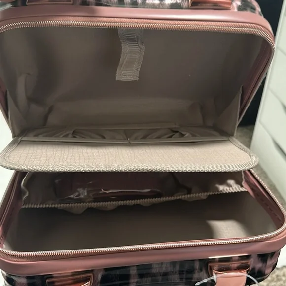 🦚 NWT Triforce Hard Side Travel Makeup Case - Picture 5 of 6